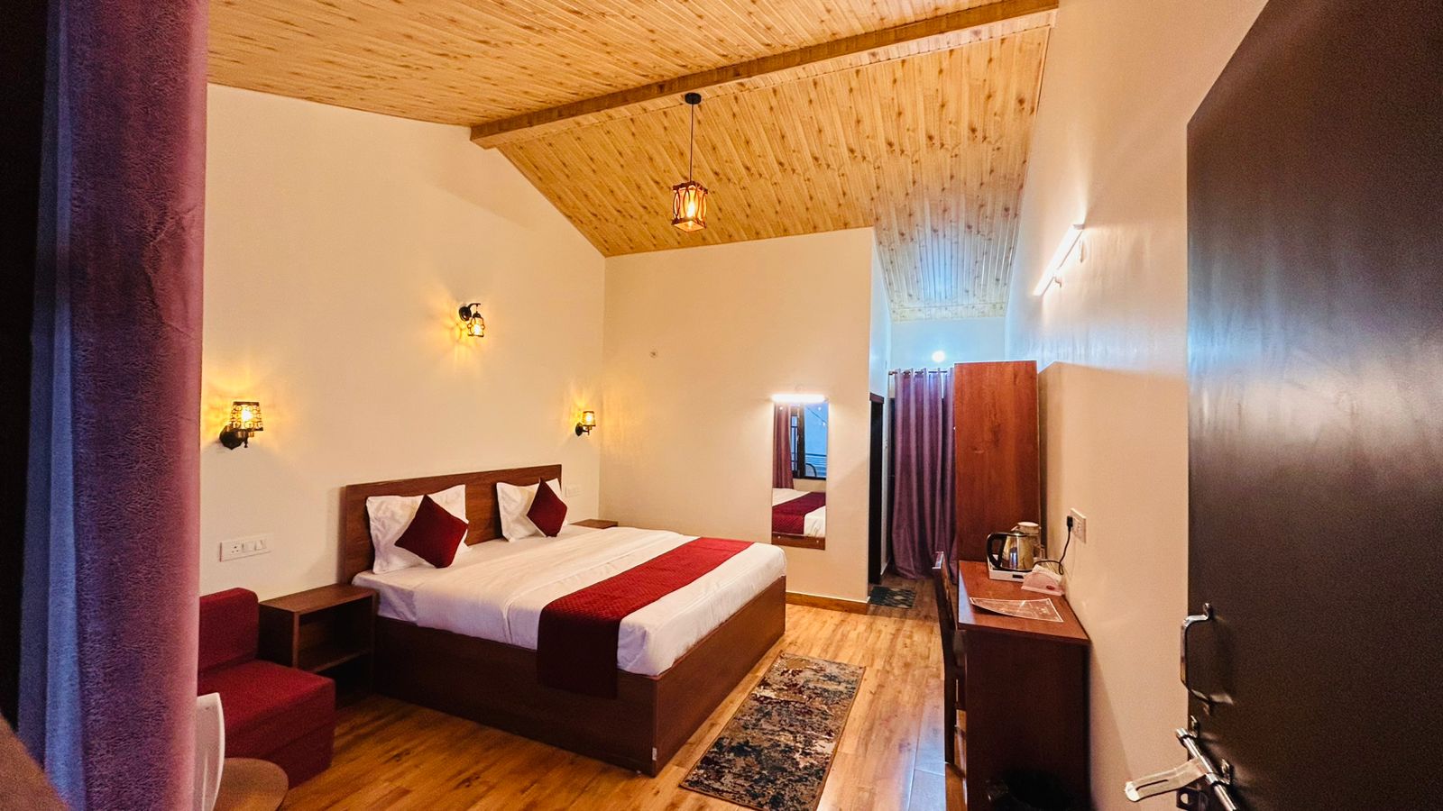 Deluxe Mountain View Room 